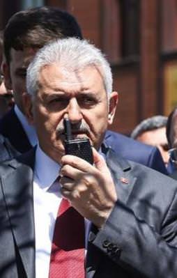 Başbakan polislere telsizden seslendi