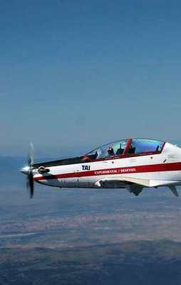 Yerli uçağımız Hürkuş'tan büyük başarı