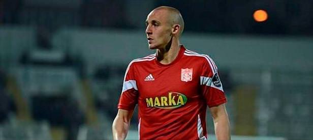 Aatif Chahechouhe artık imzaya kaldı