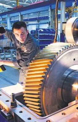 Sanayi üretimi Nisan’da arttı