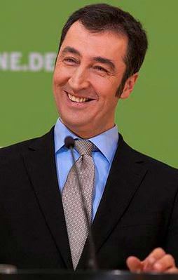 Cem Özdemir ihraç edildi