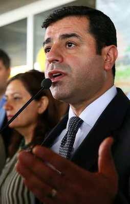 HDP, PKK yandaşlarını maaşa bağlamış!