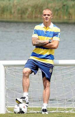 Başakşehir, Holmen'i kadrosuna kattı