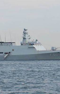 Hayalet gemi suya iniyor