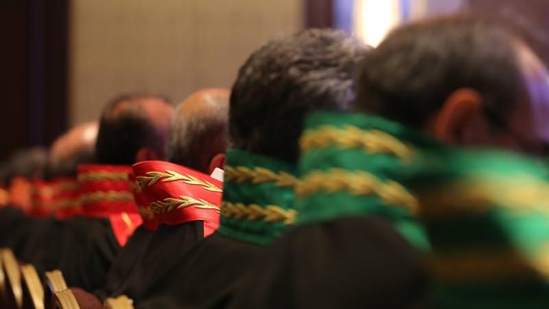 Yüksek yargıya paralel neşteri