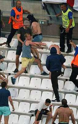 Fransız polisi 40 Rus holiganın peşinde