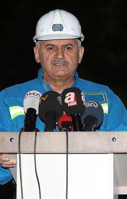 Yerin 400 metre altında iftar