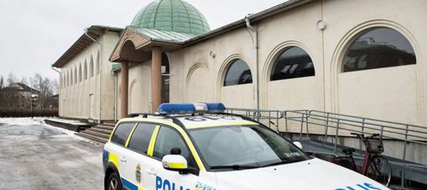 O AB ülkesinde cami cemaatine alçak saldırı