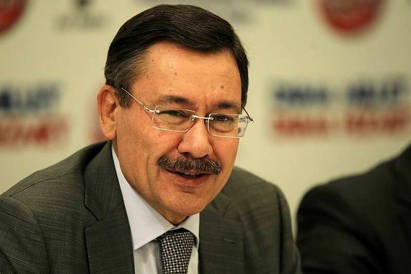 Gökçek'ten kadınlar için ayrı vagon anketi