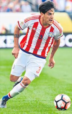 Kartal Gomez’i kaptı