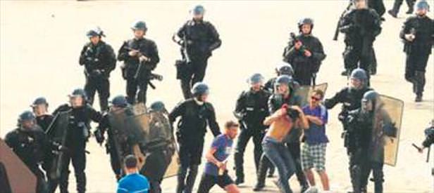 İngiltere’den polis takviyesi