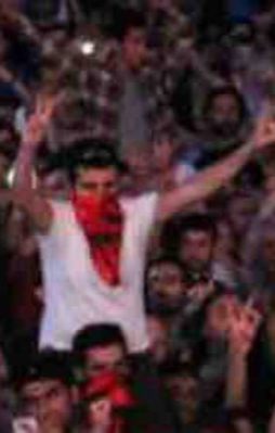 Teröristin ailesinden konserde terör propagandası