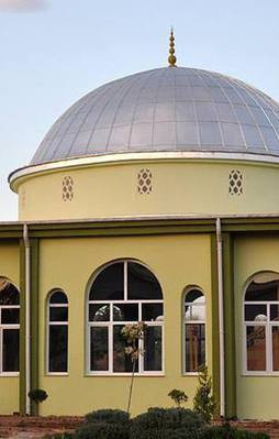 Şehit savcı Kiraz adına yaptırılan cami ibadete açıldı