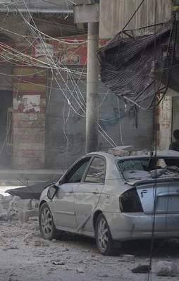 Katil Esad'dan Halep'e varil bombalı saldırı
