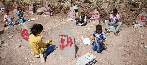 Dürümlü yetimlerinin buruk karne sevinci