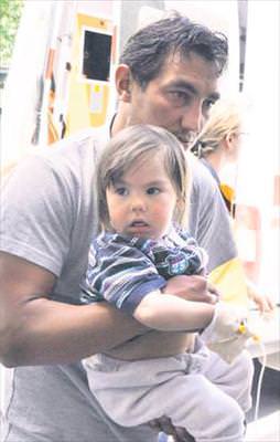 Suriyeli çocuğu yılan ısırdı