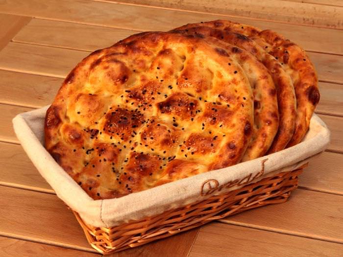 Sıcak pide-soğuk su zorluyor orucu!