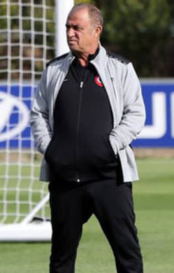 Terim'den yeni ilk 11