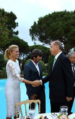 Sanatçılar o iftarı anlattı