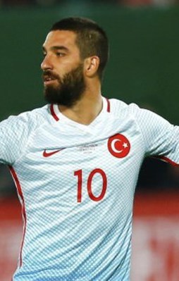 Arda Turan'ın evine saldırı