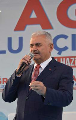 "Bunlar efendileri ne derse onu yapıyorlar"