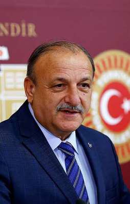 Oktay Vural istifa etti