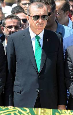 Erdoğan Karaalioğlu'nun cenazesine katıldı