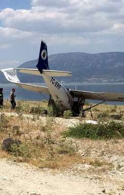 Isparta'dan kalkan uçak zorunlu iniş yaptı