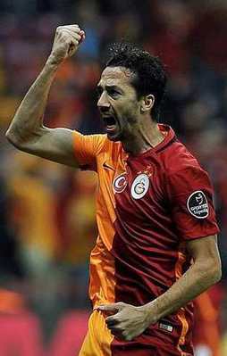 Galatasaray, 3 futbolcuyla yollarını ayırdı