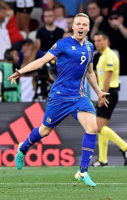 İzlanda, İngiltere'yi 2-1 yenerek çeyrek finale çıktı