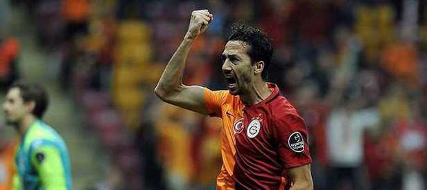 Galatasaray, 3 futbolcuyla yollarını ayırdı