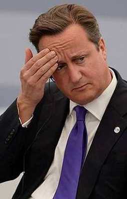 Fitch İngiltere'nin kredi notunu düşürdü