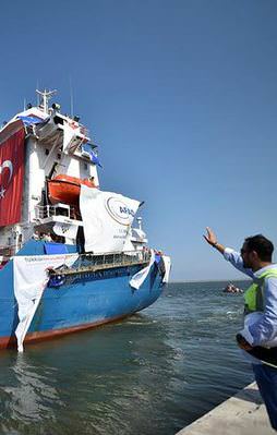 Anlaşma sonrası ilk gemi yola çıktı