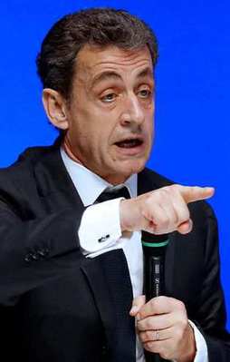 Sarkozy'den cumhurbaşkanlığı yarışı sinyali