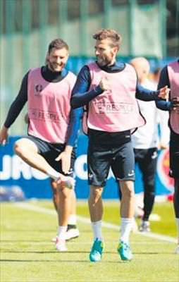 Ev sahibi Fransa izlanda önünde