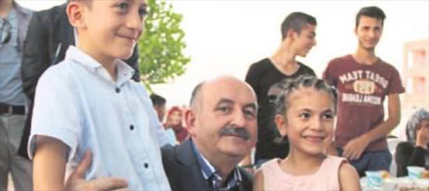 Çocuklara bayram harçlığı