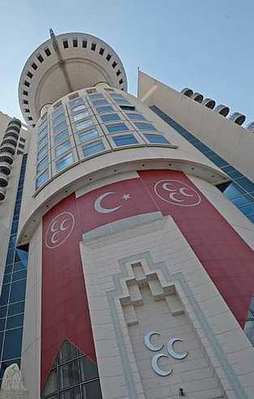 MHP'de istifa depremi