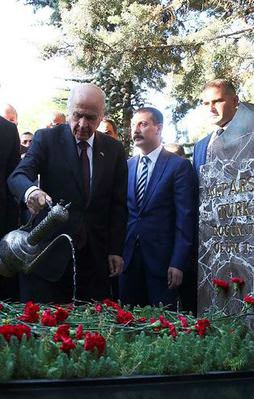 Bahçeli: Alternatif bayramlaşma FETÖ'nün işi