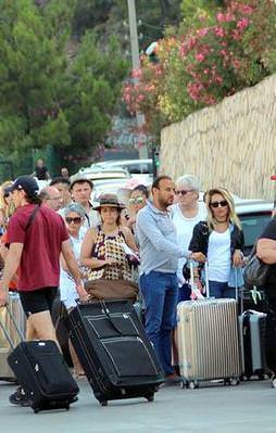 Bin 200 Türk turist mahsur kaldı