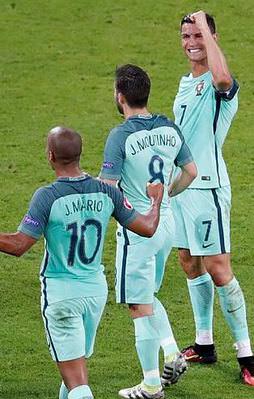 Euro 2016'da ilk finalist Portekiz!