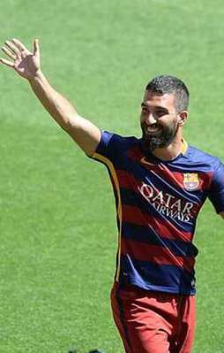 Barça Arda Turan'ı satış listesine koydu