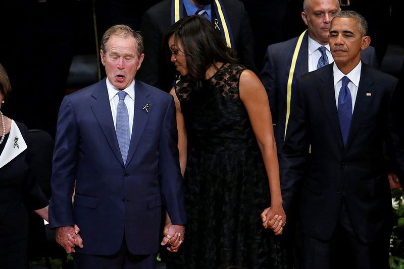 Bush'tan cenazede tepki çeken dans
