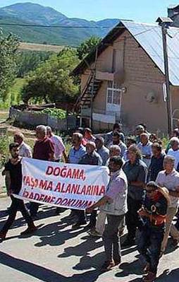 HDP barikatı protesto etti PKK saldırdı