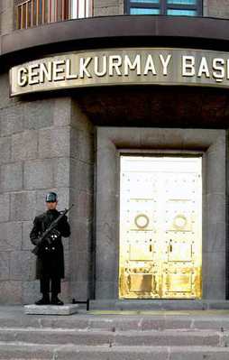 Genelkurmay'daki darbeci askerler öldürüldü