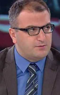 Cem Küçük: Hain köpekler