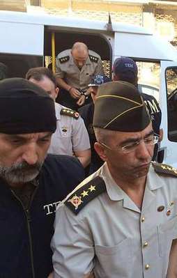 FETÖ'cü darbeciler bir bir tutuklanıyor!