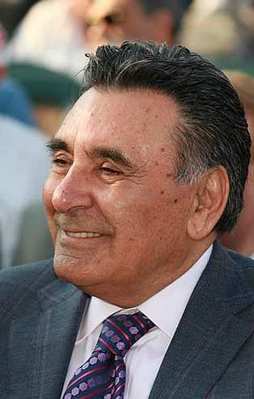 FETÖ’cüleri kovmak için neyi bekliyorsun Aydın Doğan?