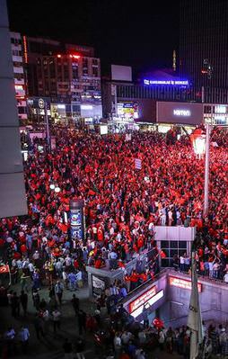 FETÖ'cü alçaklara dikkat!