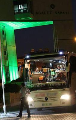 Tuğgeneral Özbakır ile 51 rütbeli askeri personel tutuklandı