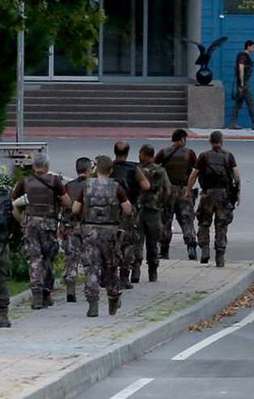 Hava Harp Okulu'na yönelik operasyon başlatıldı